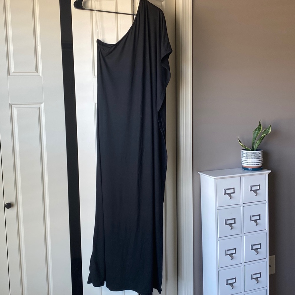 NWOT One Shoulder Maxi Dress - M